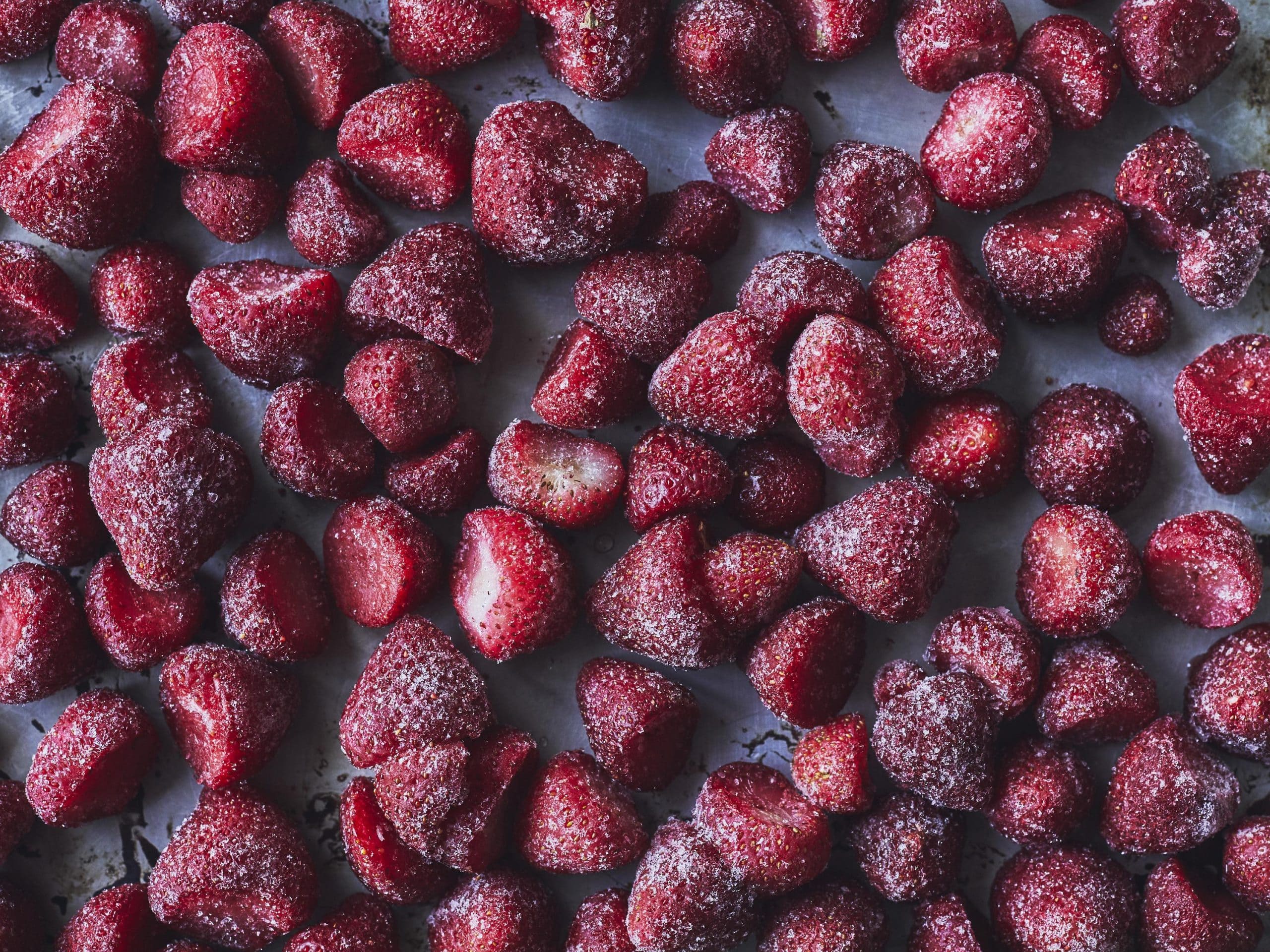 découvrez comment congeler des fraises pour préserver leur saveur et leurs nutriments. suivez nos conseils pratiques pour une congélation optimale et savourez des fraises délicieuses toute l'année.