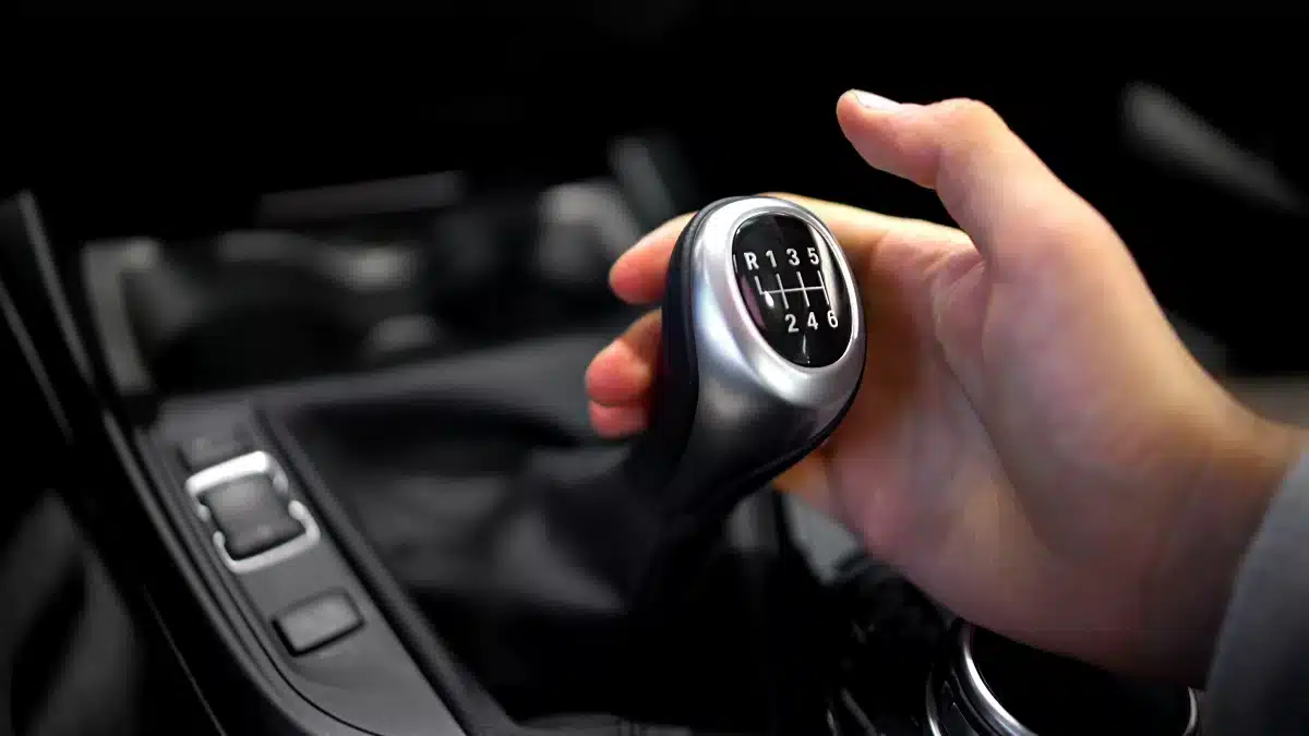 découvrez tout sur le frein de voiture et son interaction avec le moteur. apprenez comment ces systèmes essentiels garantissent votre sécurité et optimisent les performances de votre véhicule.